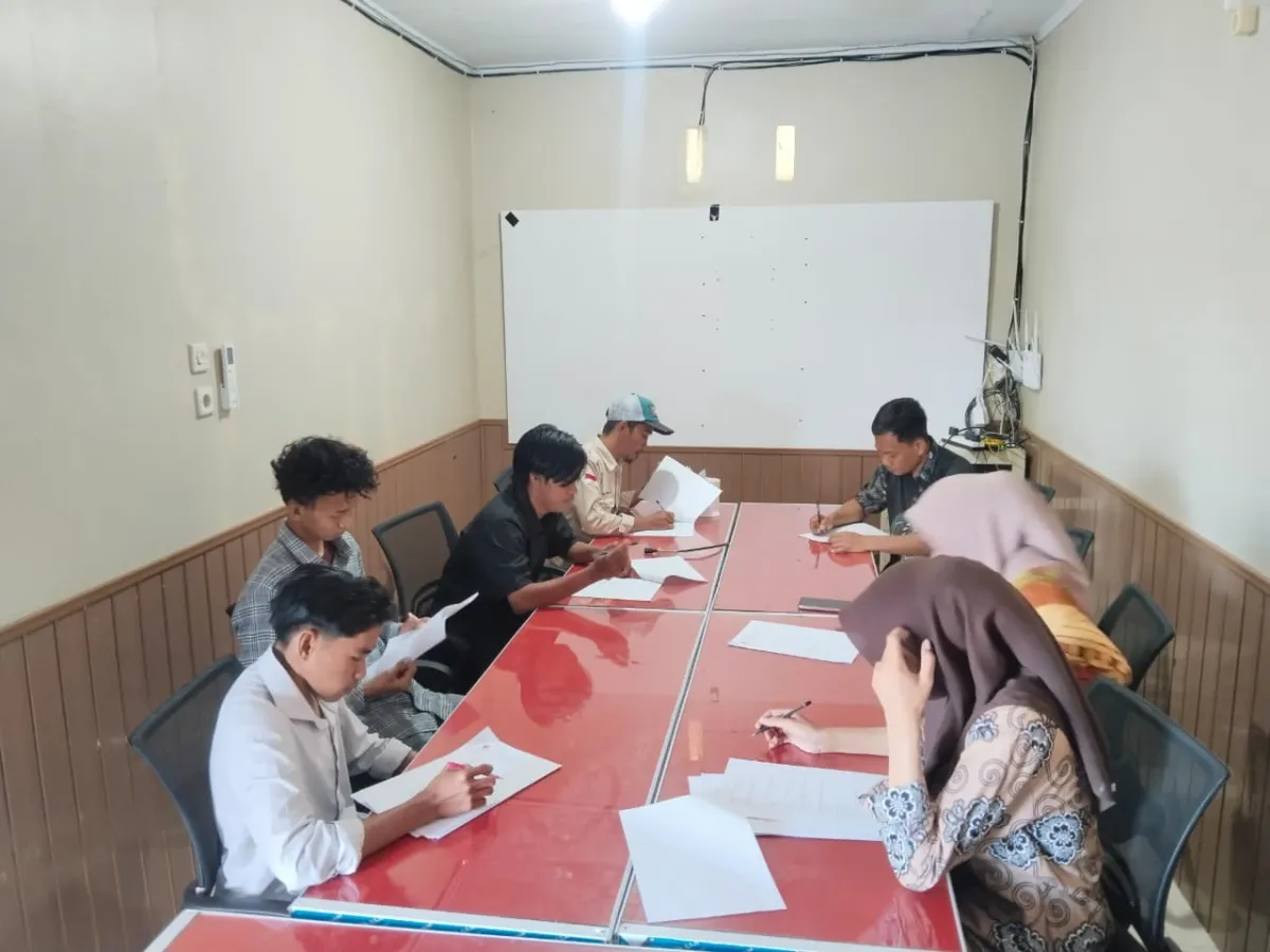 Pelaksanaan ujian PKBM Lentera Pamacca Desa Panaikang 